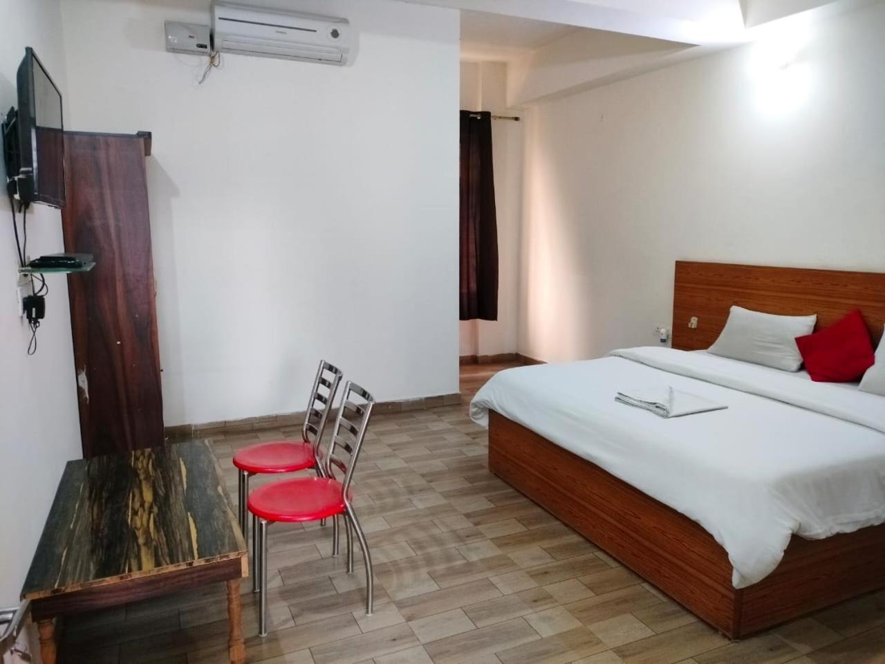 The Rejoice Hotel & Guesthouse Greater Noida Exterior photo